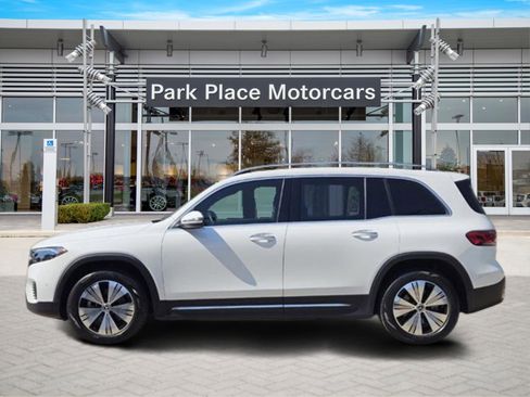 Used 2023 Mercedes-Benz EQB 300 4MATIC image 3