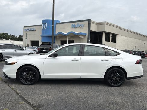 Certified 2025 Honda Accord SE image 2
