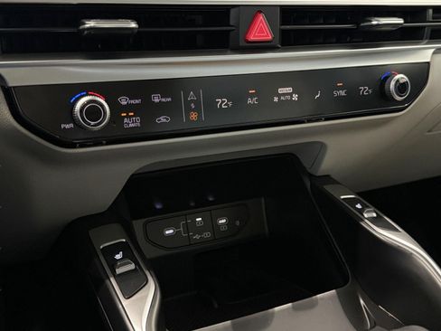 Used 2024 Kia Sorento S w/ Panoramic Sunroof Package FWD image 42