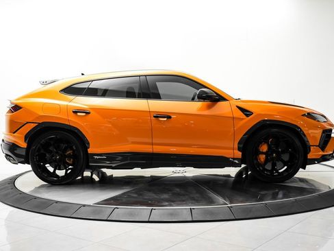 Used 2023 Lamborghini Urus Performante AWD/4WD image 7