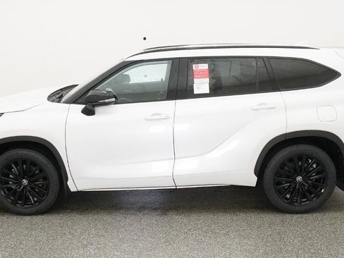 New 2026 Toyota Highlander XSE image 7