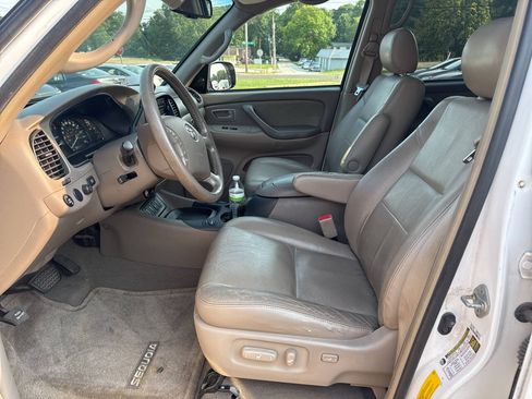 Used 2007 Toyota Sequoia SR5 AWD/4WD image 7