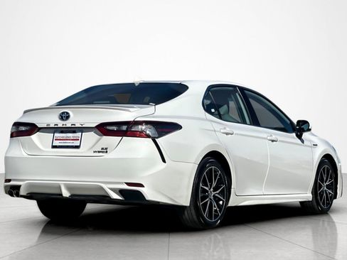 Certified 2021 Toyota Camry SE image 5