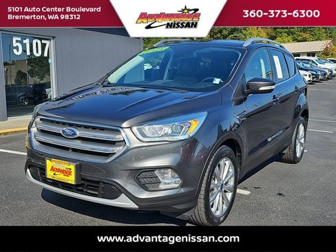 Used 2017 Ford Escape Titanium image 1
