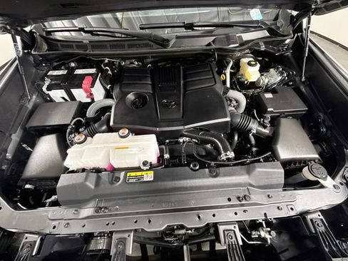 Certified 2025 Toyota Tundra SR5 w/ SR5 Convenience Package AWD/4WD image 30