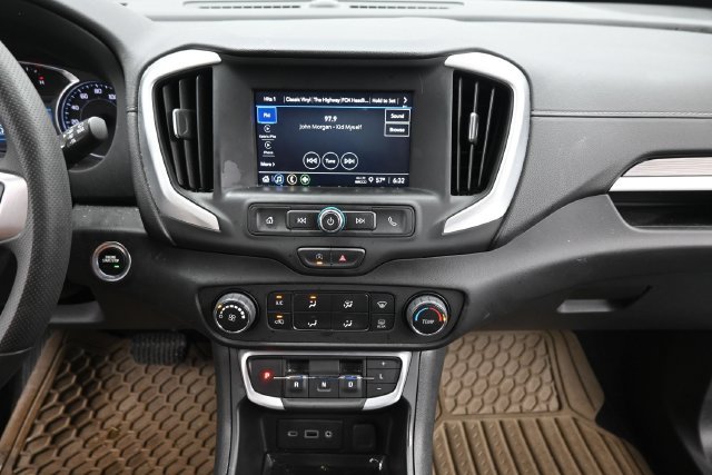 Used 2023 GMC Terrain SLE AWD/4WD image 17
