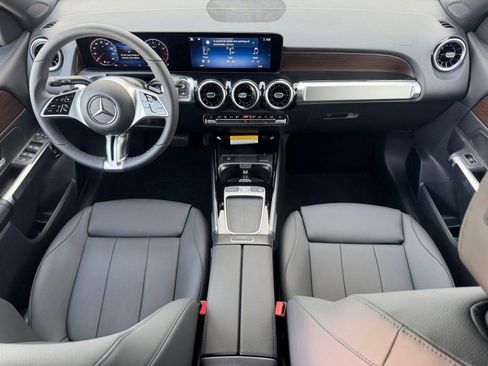 New 2026 Mercedes-Benz GLB 250 image 16