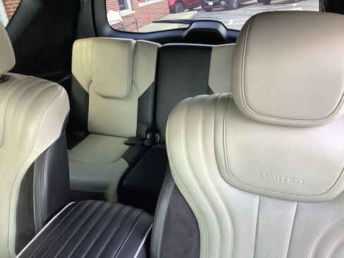 Used 2019 INFINITI QX80 Limited w/ All-Season Package image 12