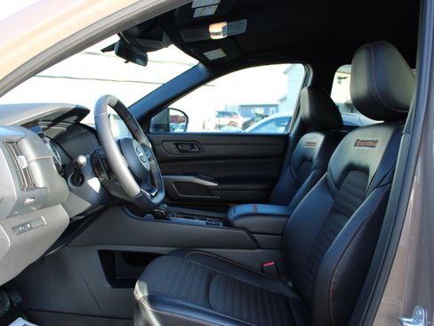 Certified 2024 Nissan Pathfinder Rock Creek image 15