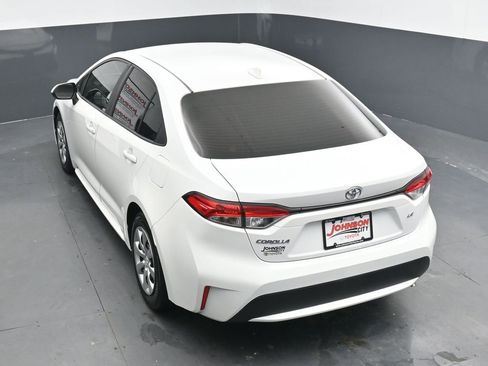 Used 2021 Toyota Corolla LE image 29