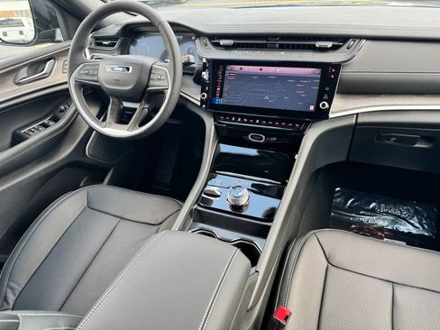 New 2026 Jeep Grand Cherokee L Limited AWD/4WD image 10