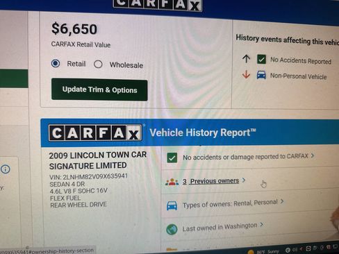 Used 2009 Lincoln Town Car Signature Limited image 2