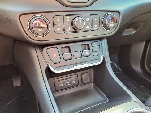 Used 2019 GMC Terrain Denali w/ Advanced Safety Package image 28