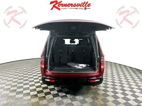 New 2025 Jeep Wagoneer Series II image 16