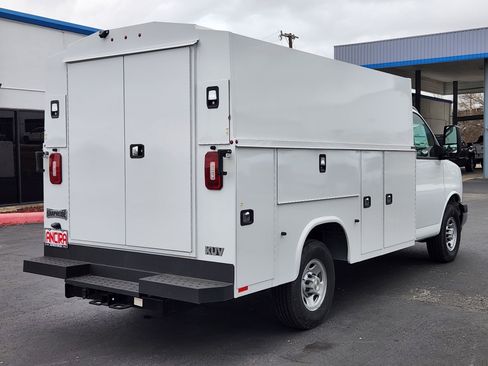 New 2025 Chevrolet Express 3500 w/ Power Convenience Package image 4