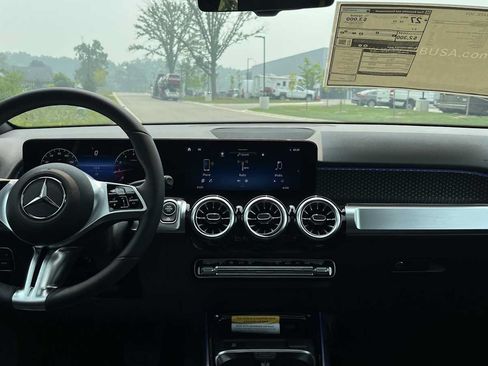 Used 2026 Mercedes-Benz GLB 250 4MATIC image 27