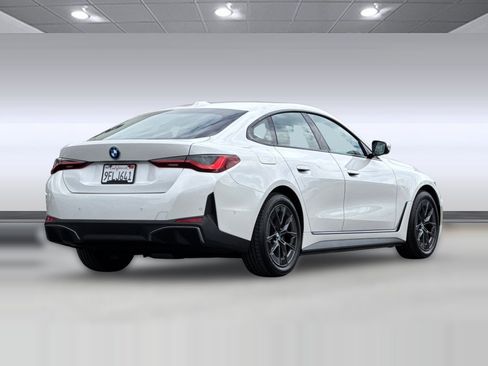 Used 2023 BMW i4 eDrive35 w/ Premium Package image 8