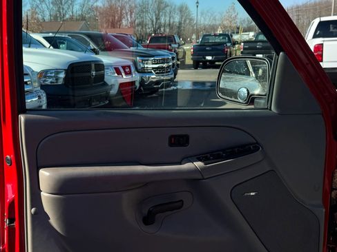 Used 2005 Chevrolet Avalanche Z71 w/ Sun And Sound Package image 13