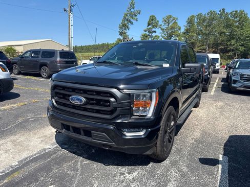 Used 2021 Ford F150 XLT w/ Equipment Group 302A High AWD/4WD image 3