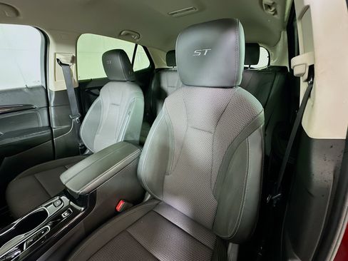 Used 2023 Buick Envision Preferred w/ Sport Touring Package AWD/4WD image 19