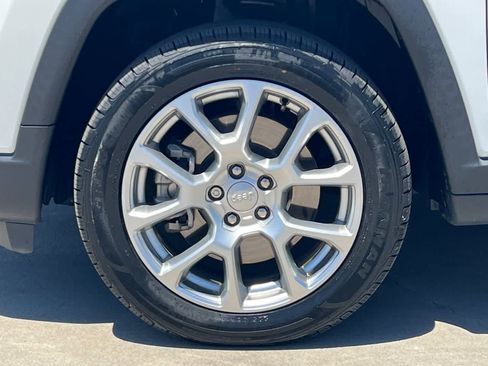 Used 2023 Jeep Compass Latitude AWD/4WD image 35