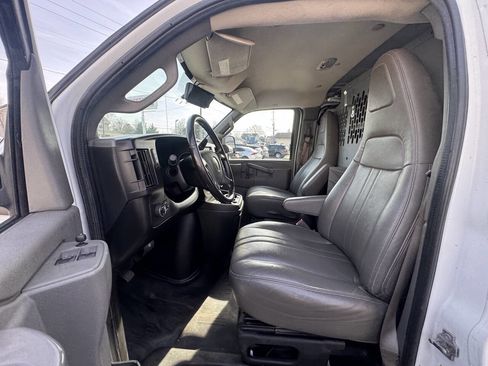 Used 2019 Chevrolet Express 3500 3500 3dr Cargo Van w/ Driver Convenience Package image 27