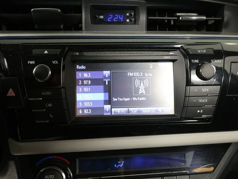 Used 2016 Toyota Corolla LE image 35