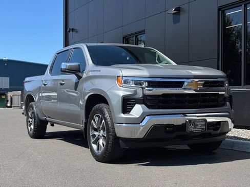 Used 2024 Chevrolet Silverado 1500 LT AWD/4WD image 9