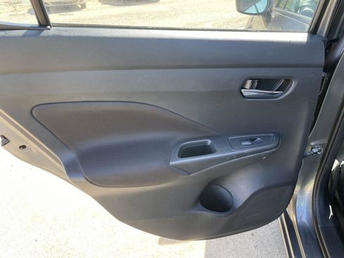 Used 2021 Nissan Versa SV FWD image 31