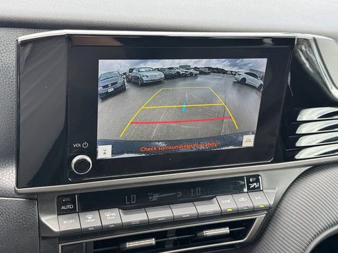 Used 2025 Toyota Camry Hybrid FWD image 27
