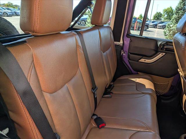 Used 2017 Jeep Wrangler Unlimited Sahara w/ Connectivity Group AWD/4WD image 16