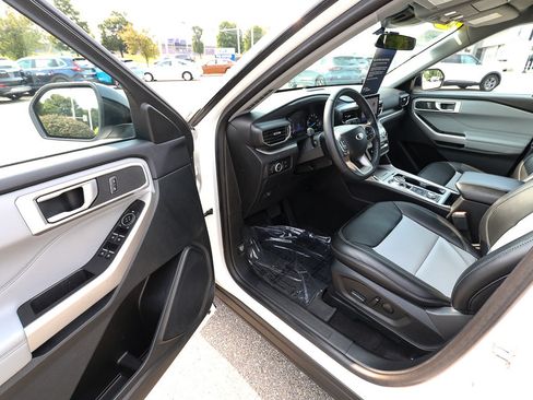 Certified 2024 Ford Explorer XLT w/ Equipment Group 202A AWD/4WD image 12