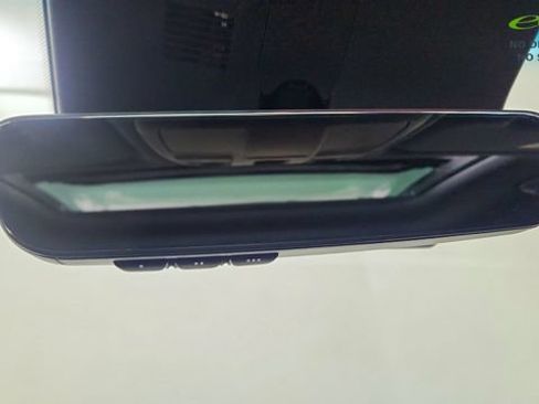 Used 2025 Genesis G70 2.5T image 51