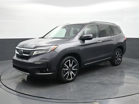 Used 2019 Honda Pilot Touring image 1