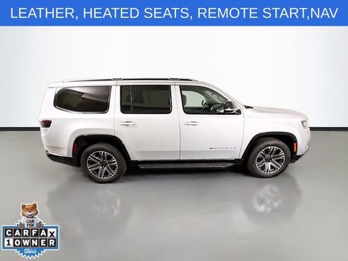 Used 2023 Jeep Wagoneer Series II AWD/4WD image 8