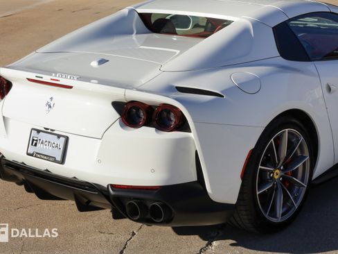 Used 2022 Ferrari 812 GTS RWD image 16