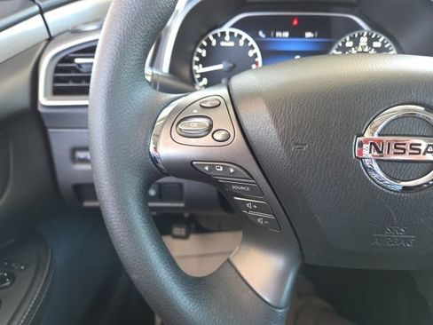 Used 2022 Nissan Murano S AWD/4WD image 13