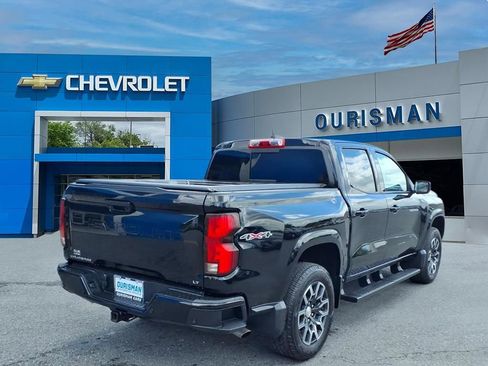 Used 2024 Chevrolet Colorado LT w/ LT Convenience Package III AWD/4WD image 3