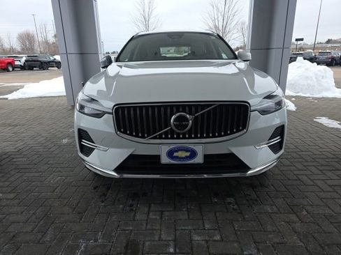 Used 2023 Volvo XC60 B5 Plus image 6