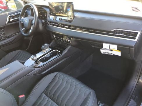 New 2026 Mitsubishi Outlander SEL image 15