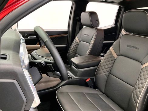 Used 2025 GMC Canyon Denali AWD/4WD image 26