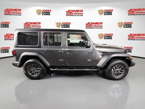 Used 2024 Jeep Wrangler Unlimited Sport AWD/4WD image 16