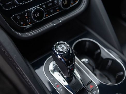 Used 2024 Bentley Bentayga AWD/4WD image 37