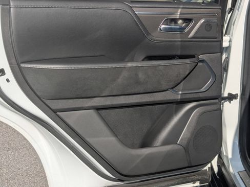 Used 2025 INFINITI QX80 Luxe AWD/4WD image 29