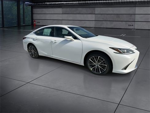 New 2025 Lexus ES 350 w/ Premium Package image 2