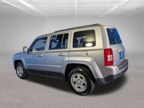 Used 2017 Jeep Patriot Sport w/ Power Value Group FWD image 7
