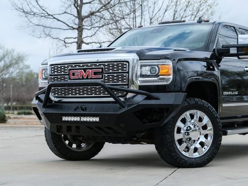 Used 2019 GMC Sierra 2500 Denali w/ Duramax Plus Package image 11