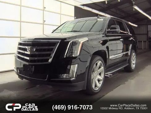 Used 2019 Cadillac Escalade Luxury image 2