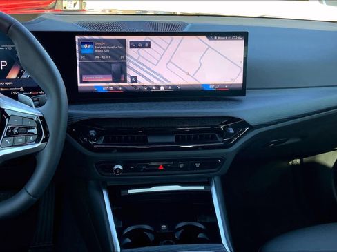 Certified 2025 BMW 330i Sedan image 6