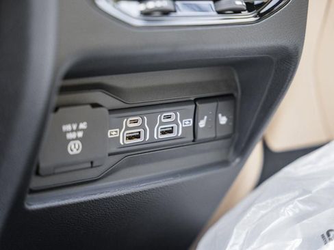 New 2025 Jeep Grand Cherokee Limited w/ Luxury Tech Group II image 37